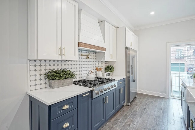 Photo - 615 S Delhi St