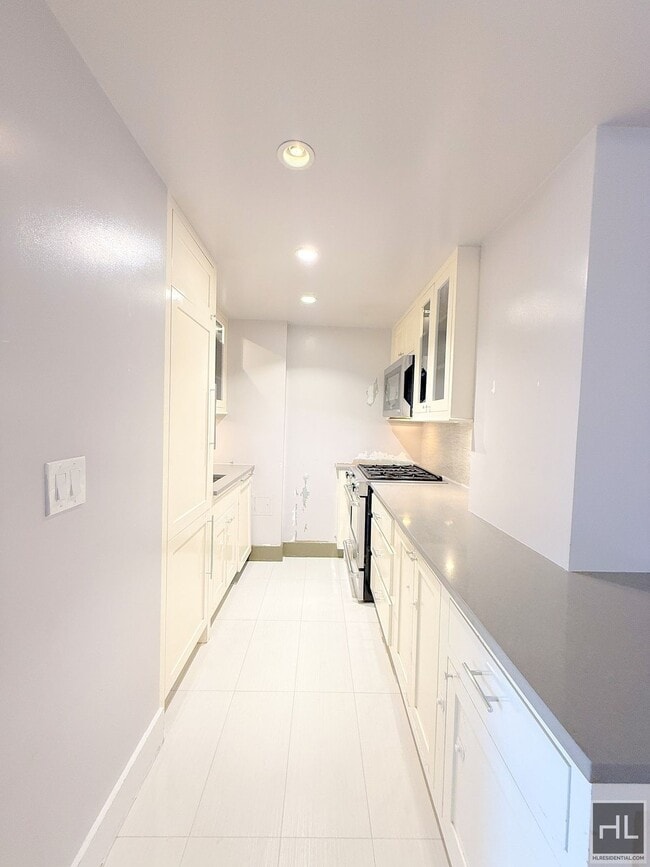 Renovated 2 bed 1 bath with washer and dryer - WEST 93 STREET