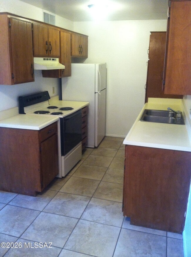 Photo - 6625 E Golf Links Rd Unit 5
