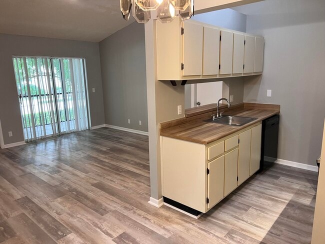 Photo - 6392 Chasewood Dr Unit G