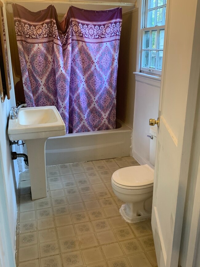 Photo - 2425 Bartlett Blvd