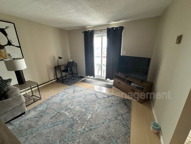 Photo - 39 Kingsway Dr Unit Apt 6