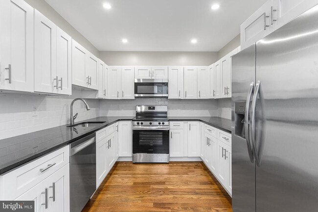 Photo - 518 S 56th St