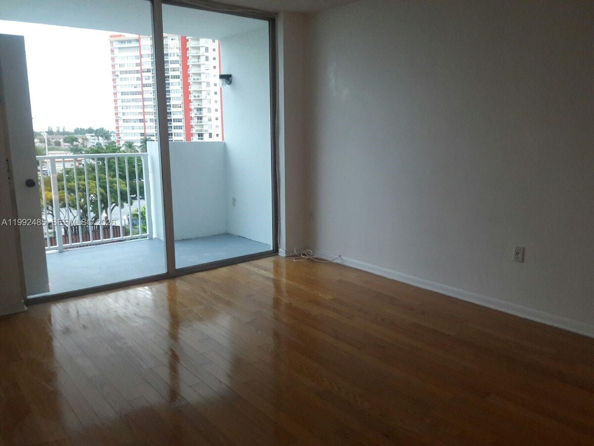 Photo - 1200 NE Miami Gardens Dr Unit 504W