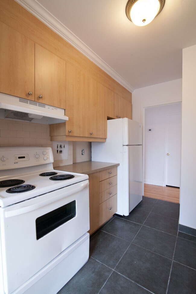 Photo - 6525 Côte-Saint-Luc Unit 408