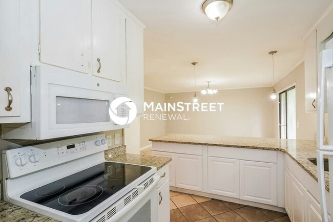 Photo - 3 Bedroom Pet-Friendly Home in HENDERSONVILLE, TN with Main Street Renewal