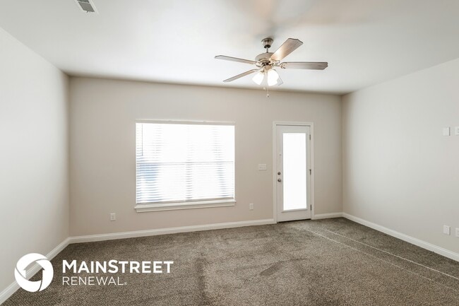 Photo - 304 Jackson Way