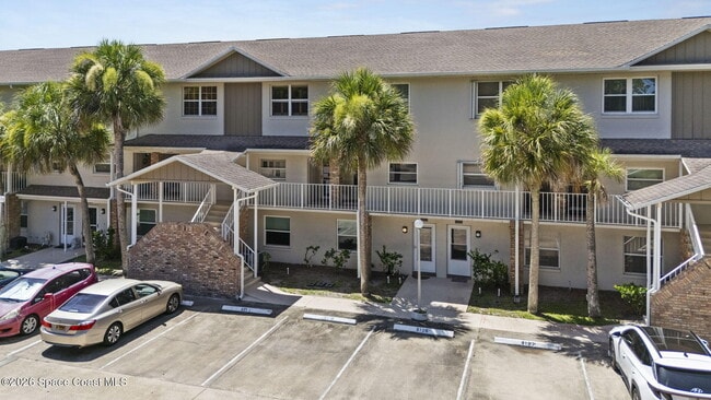 Building Photo - 1600 Woodland Dr Unit 8106