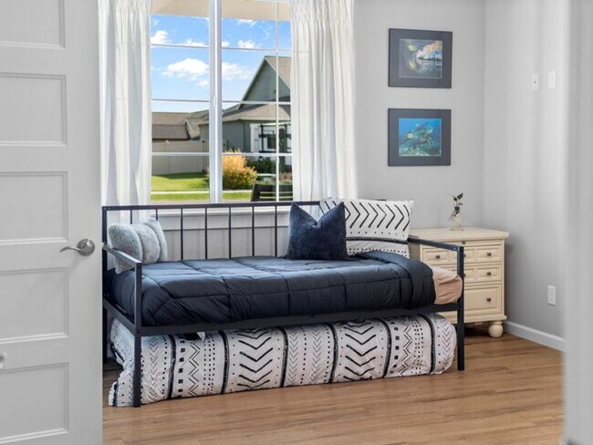 Photo - Fully Furnished Luxury 3-Bed, 2-Bath Home ...
