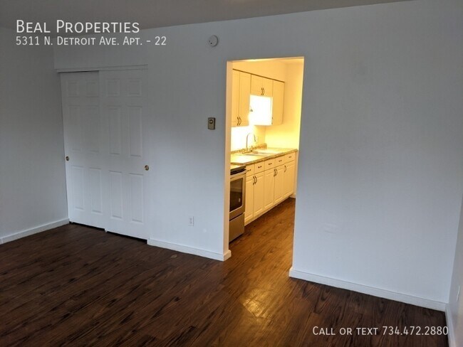 Photo - 5311 N Detroit Ave Unidad 22