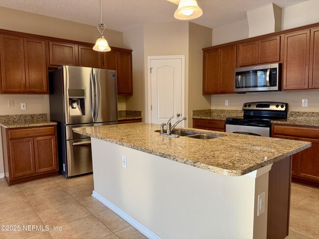 Photo - 786 Mosswood Chase