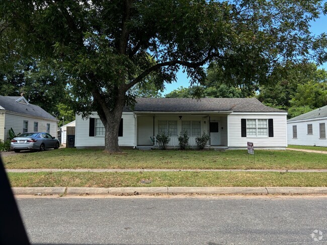 Building Photo - 1135 Gilbert Dr Rental