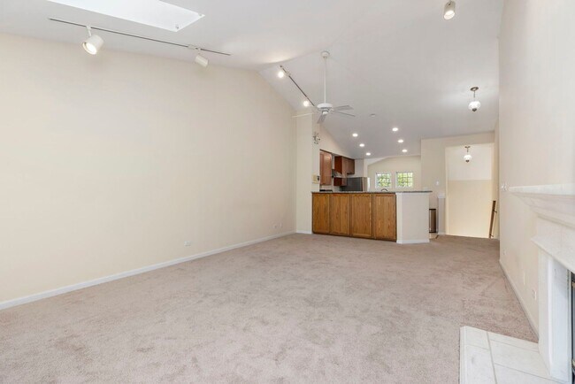 Photo - Beautiful 2 Bed, 2 bath Townhome