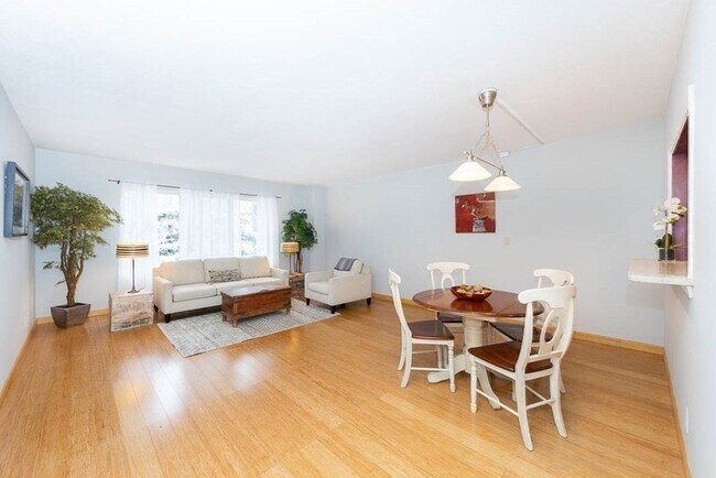 Photo - 22 Chestnut Pl Unit 114