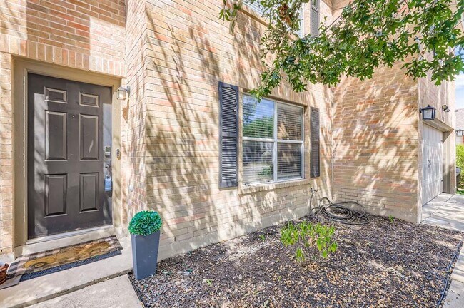 Photo - 1202 Hughmont Dr