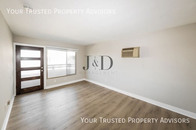 Building Photo - 6245 Stanley Ave Unit N