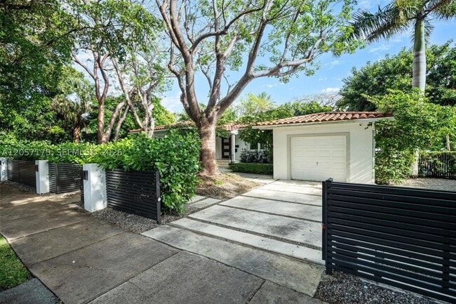 Photo - 510 Bargello Ave