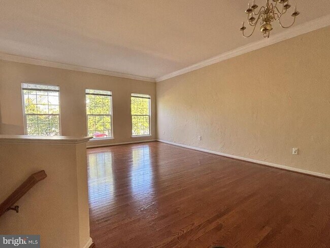 Photo - 6635 Creek Point Way