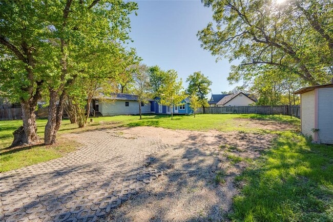 Building Photo - 2713 Sweeney Ln