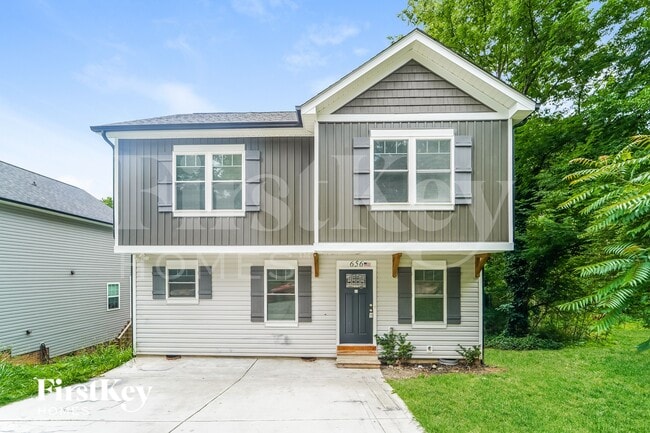 Building Photo - 656 Smith St