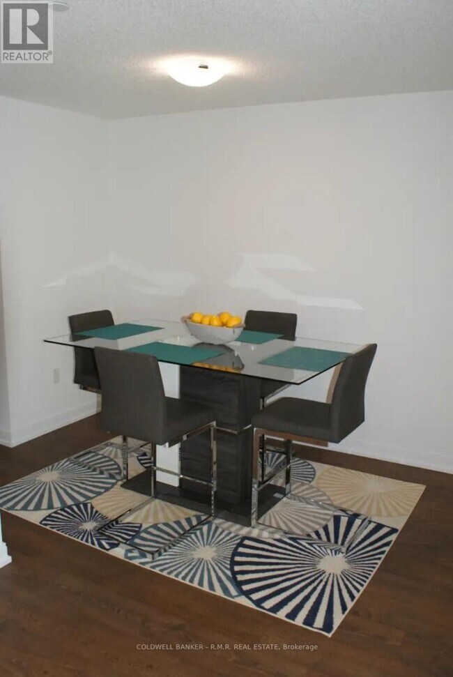 Photo - 275 Village Green Square Unité 2024