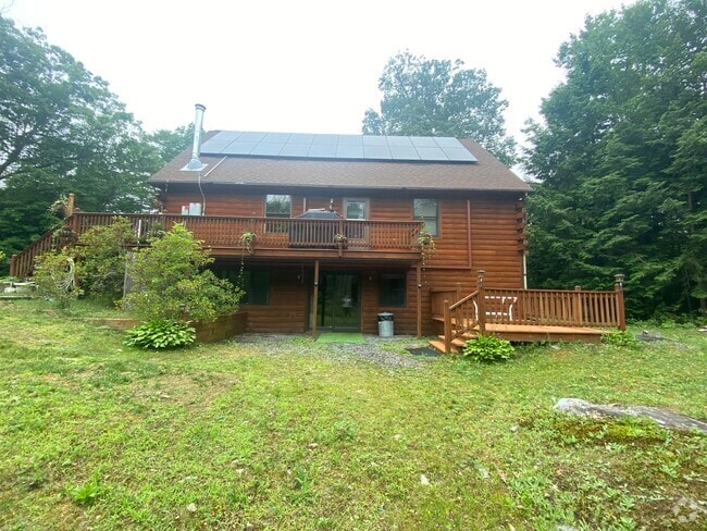Building Photo - 2233 Middle Rd Unit B Rental