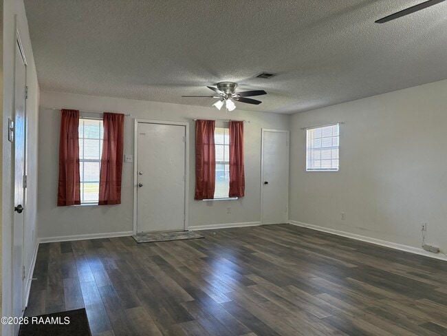 Photo - 205 Brookwood Cir