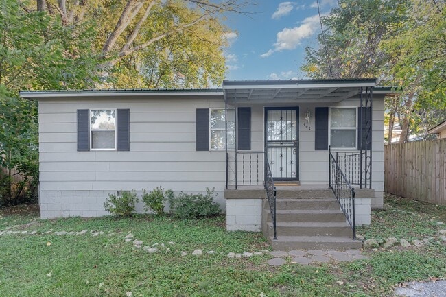 Building Photo - 341 Valeria St