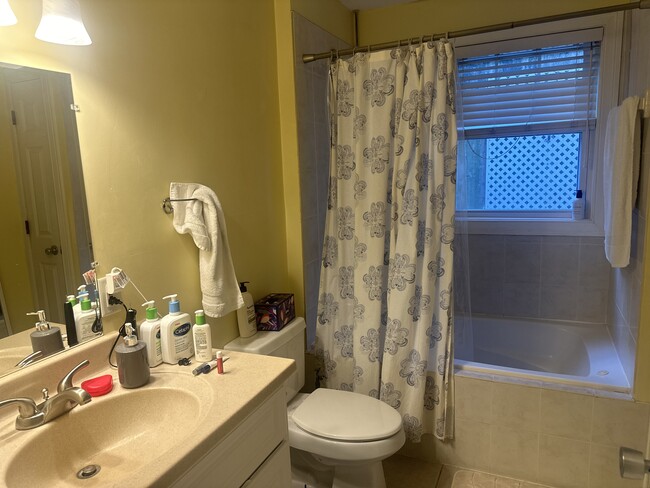 Photo - 137 Calumet St Unit 1