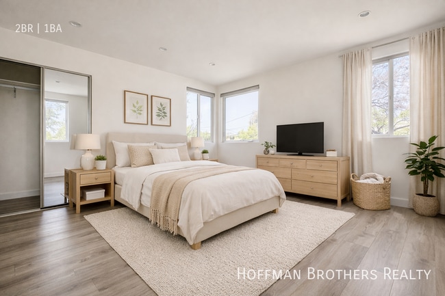 Photo - 727 Silver Lake Blvd