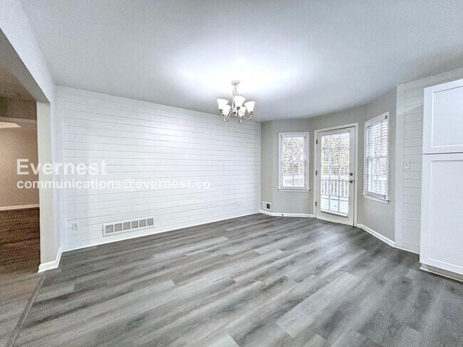 Photo - Spacious 3-Bed Home with Deck and Garage / Pet Friendly / Vouchers Accepted / Available Soon!