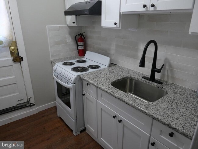 Photo - 313 Hampden Rd