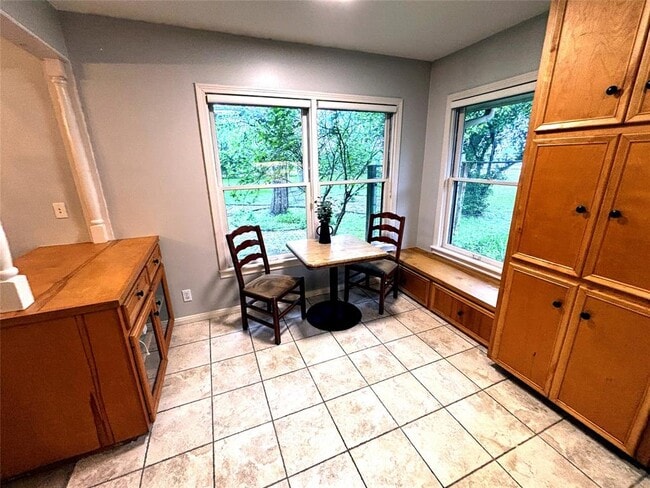 Photo - 737 Oakdale Dr