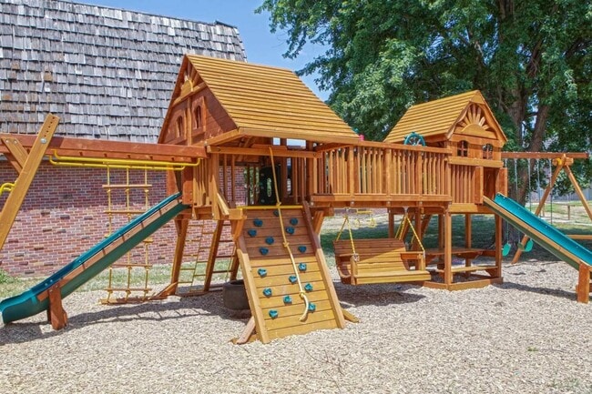 The Pines at Q Plaza Apartments