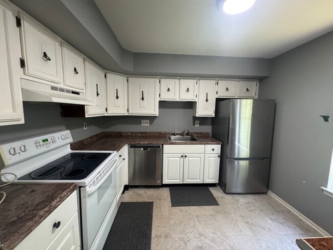 Building Photo - 0 W 2nd St