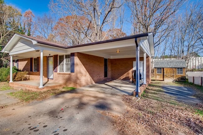 Photo - 204 Newbold St