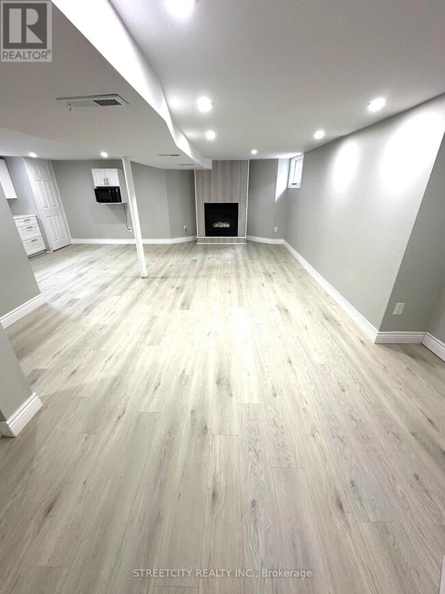 Photo - 437 Charlotte St