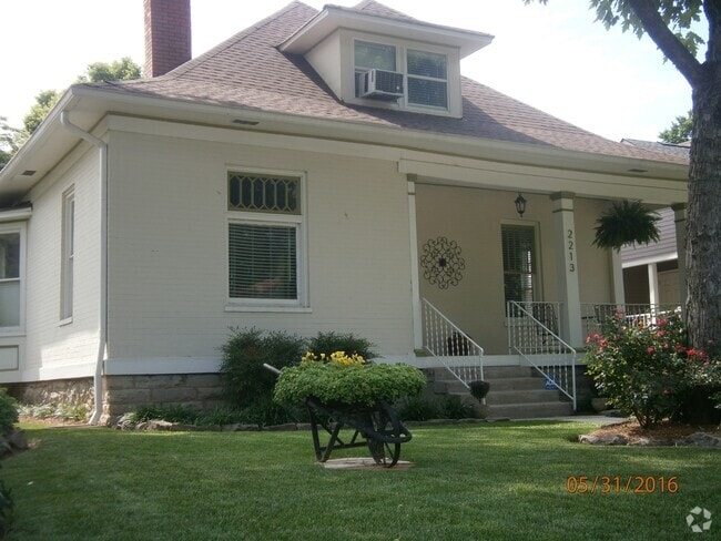 Building Photo - 2213 10th Ave S Rental