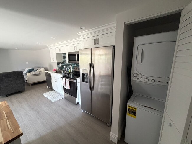 Photo - 3 bedroom house with amazing views Unit 3013 Horton Ave. - B