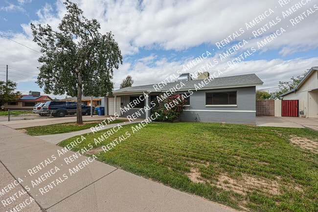 Building Photo - 12648 N 32nd Ave Rental