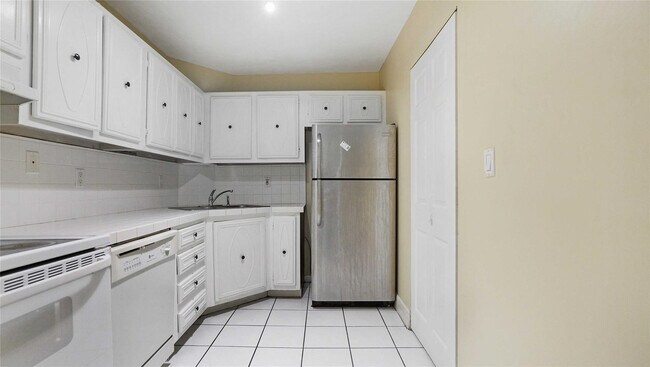 Photo - 3123 Oakland Shores Dr Unit D104