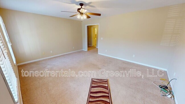 Photo - 863 McAbee Rd