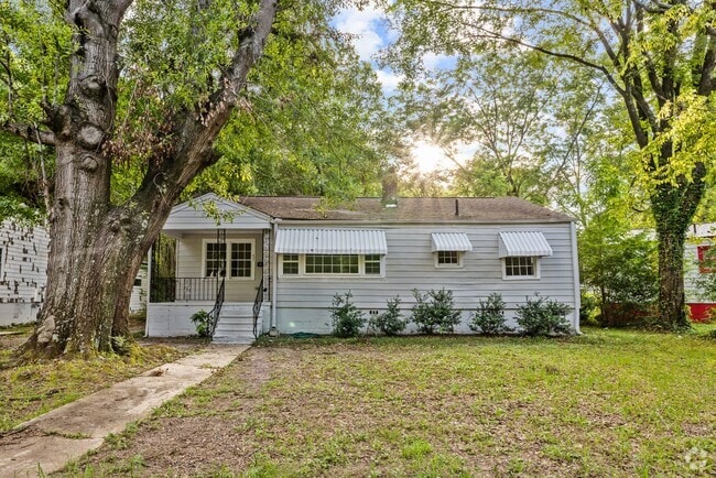 Building Photo - Charming 3 Bedroom, 2 Bathroom house