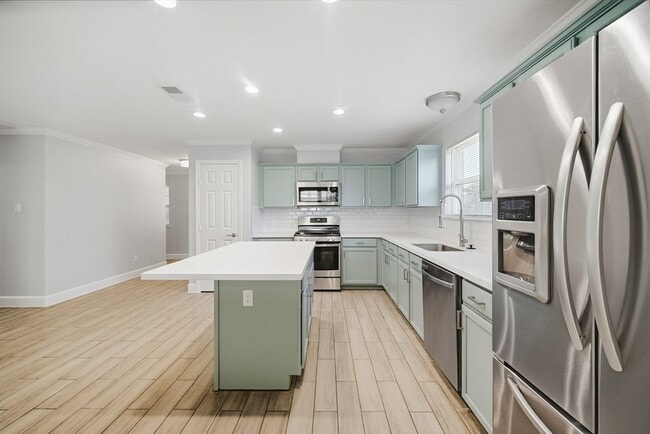 Photo - 3116 Creek Bank Ln