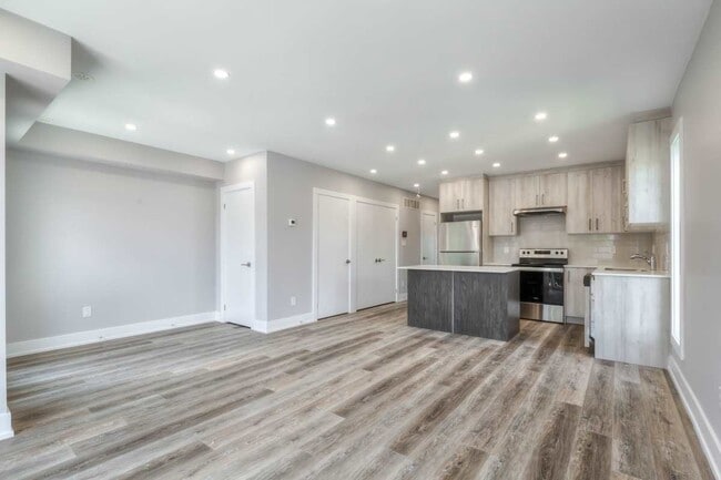 53 Rockcliffe Blvd Unit 3