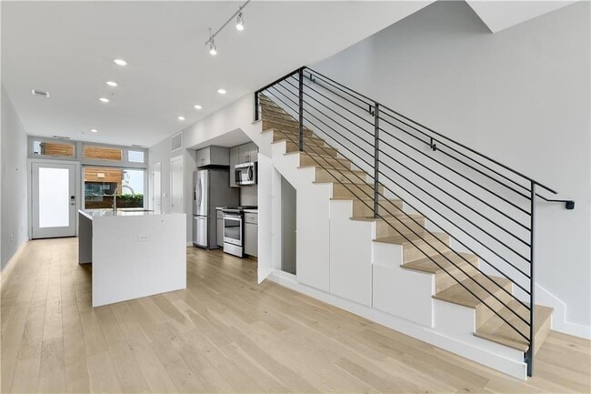 Photo - 2002 E 7th St Unit 212