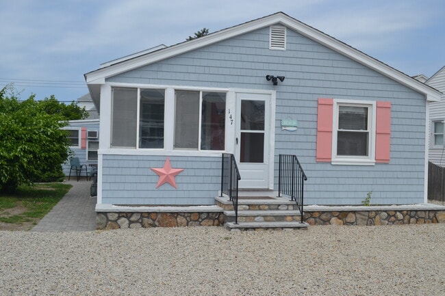 Building Photo - 147 Franklin St