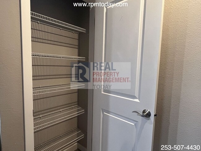 Building Photo - Vincent - 1539-1541 (Rainier Group) Unit 1541