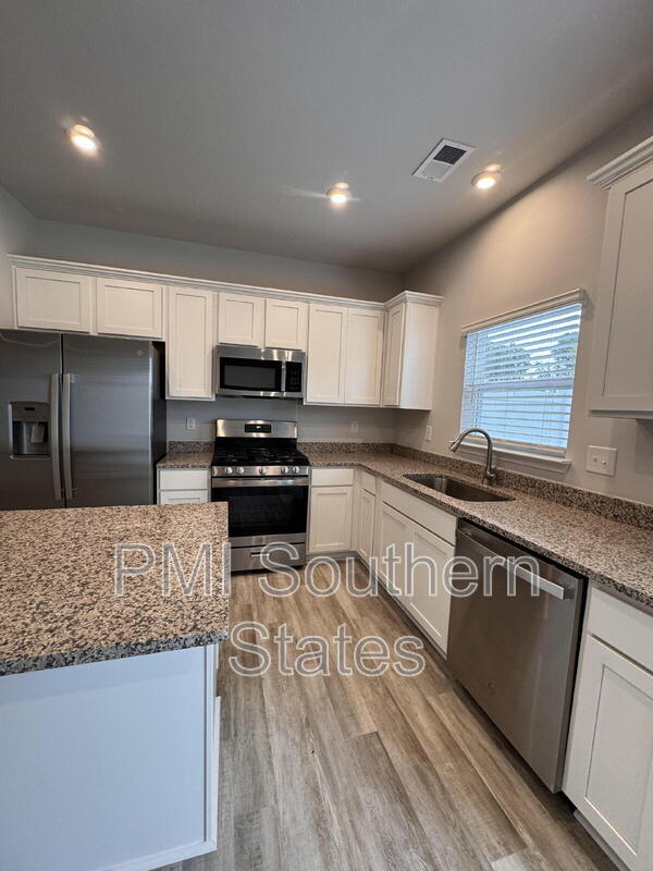 Photo - 106 Randwick Ln