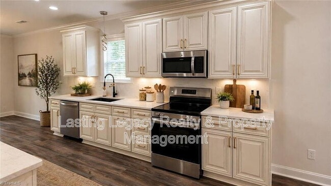 Photo - 1505 East Ave